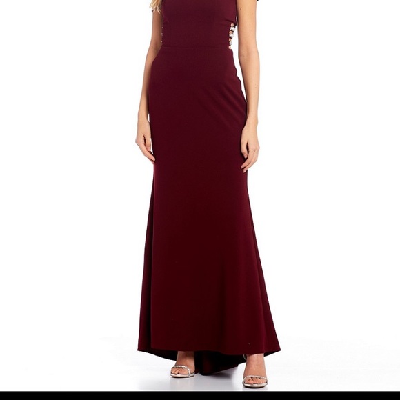 Xtraordianry fitted long dress - Picture 2 of 3